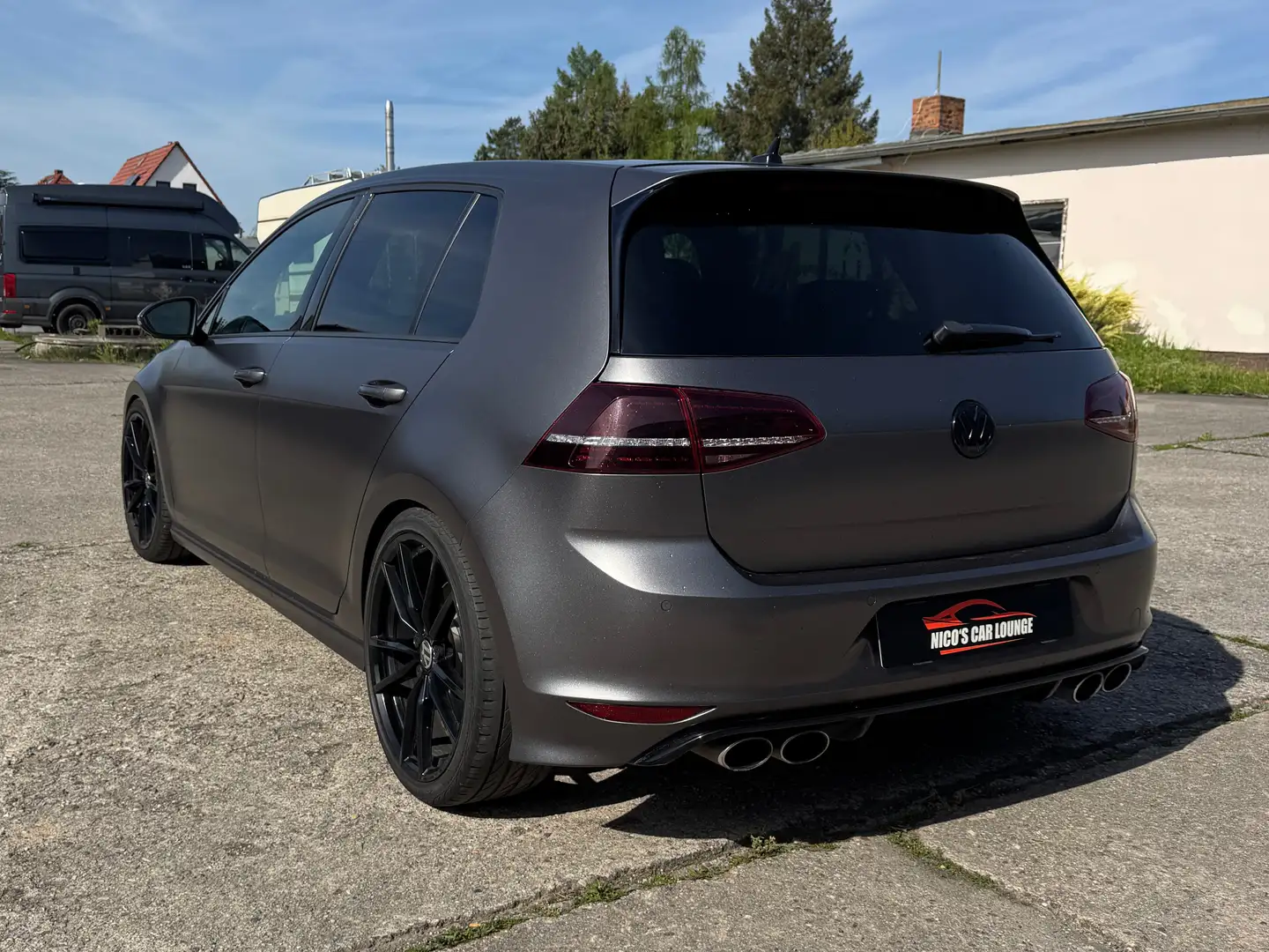 Vehicle image, number 2