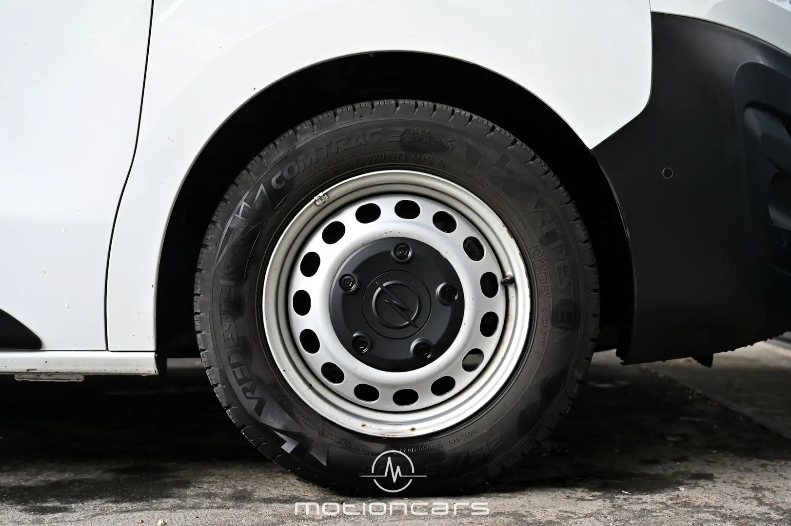 Vehicle image, number 7