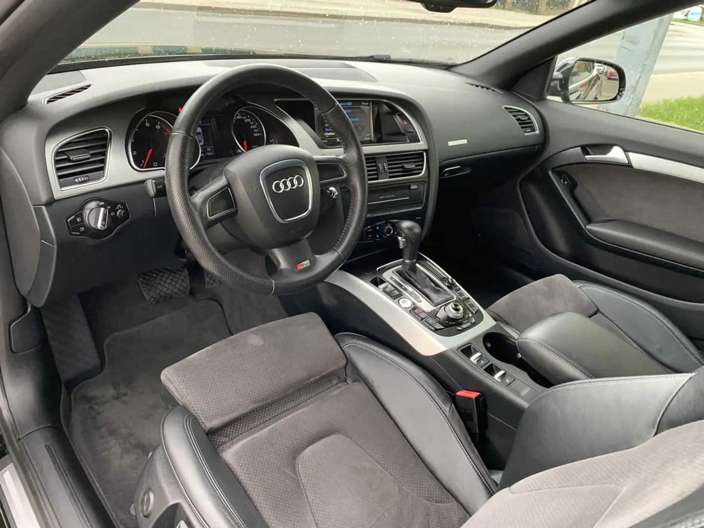 Vehicle image, number 8