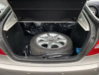 Vehicle image thumbnail, number 8