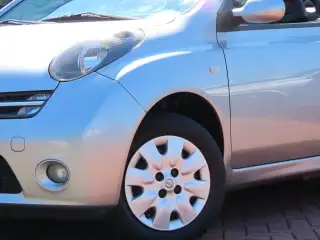 Vehicle image thumbnail, number 8
