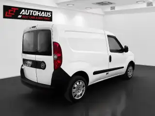 Vehicle image thumbnail, number 6