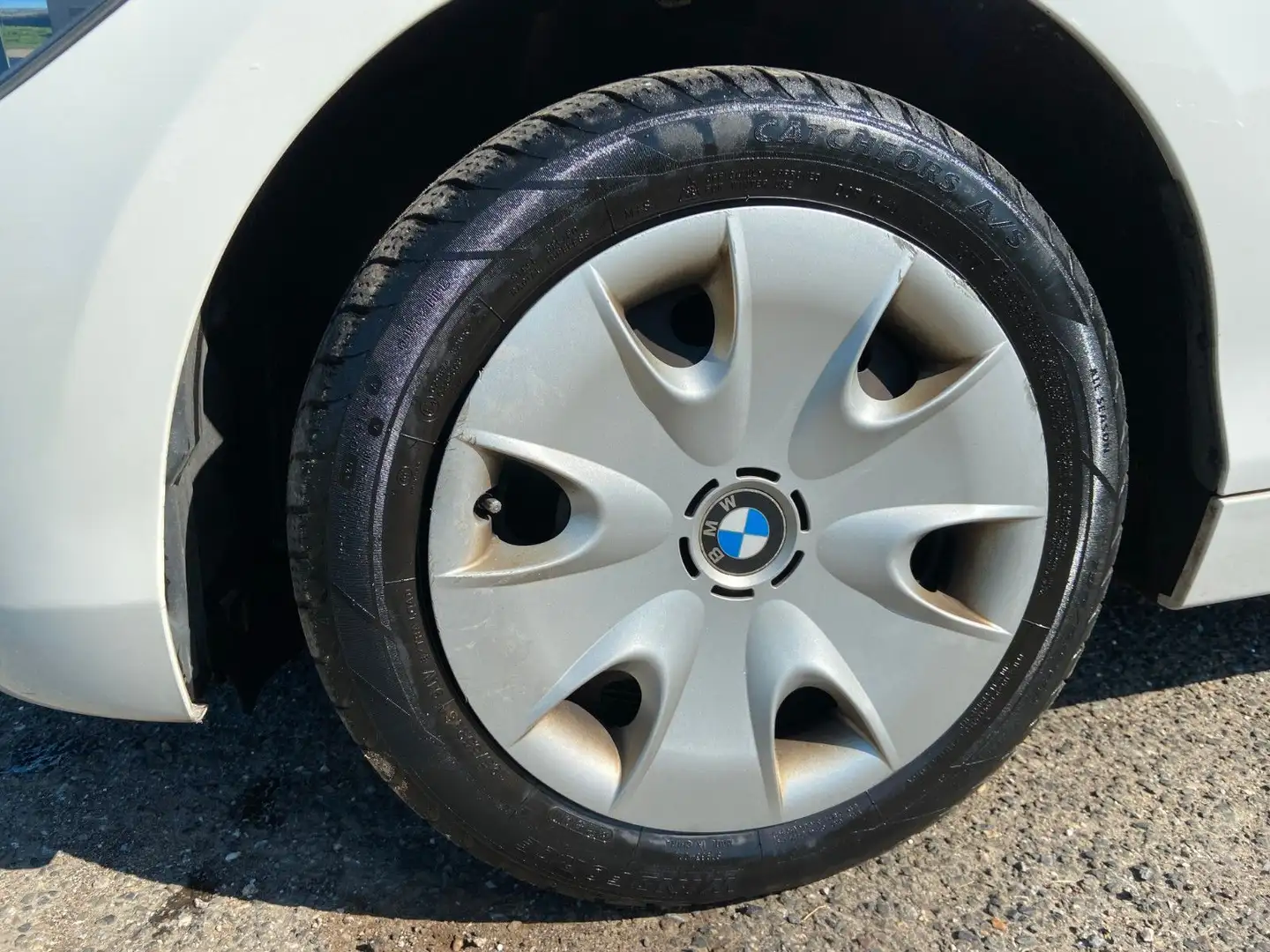 Vehicle image, number 10