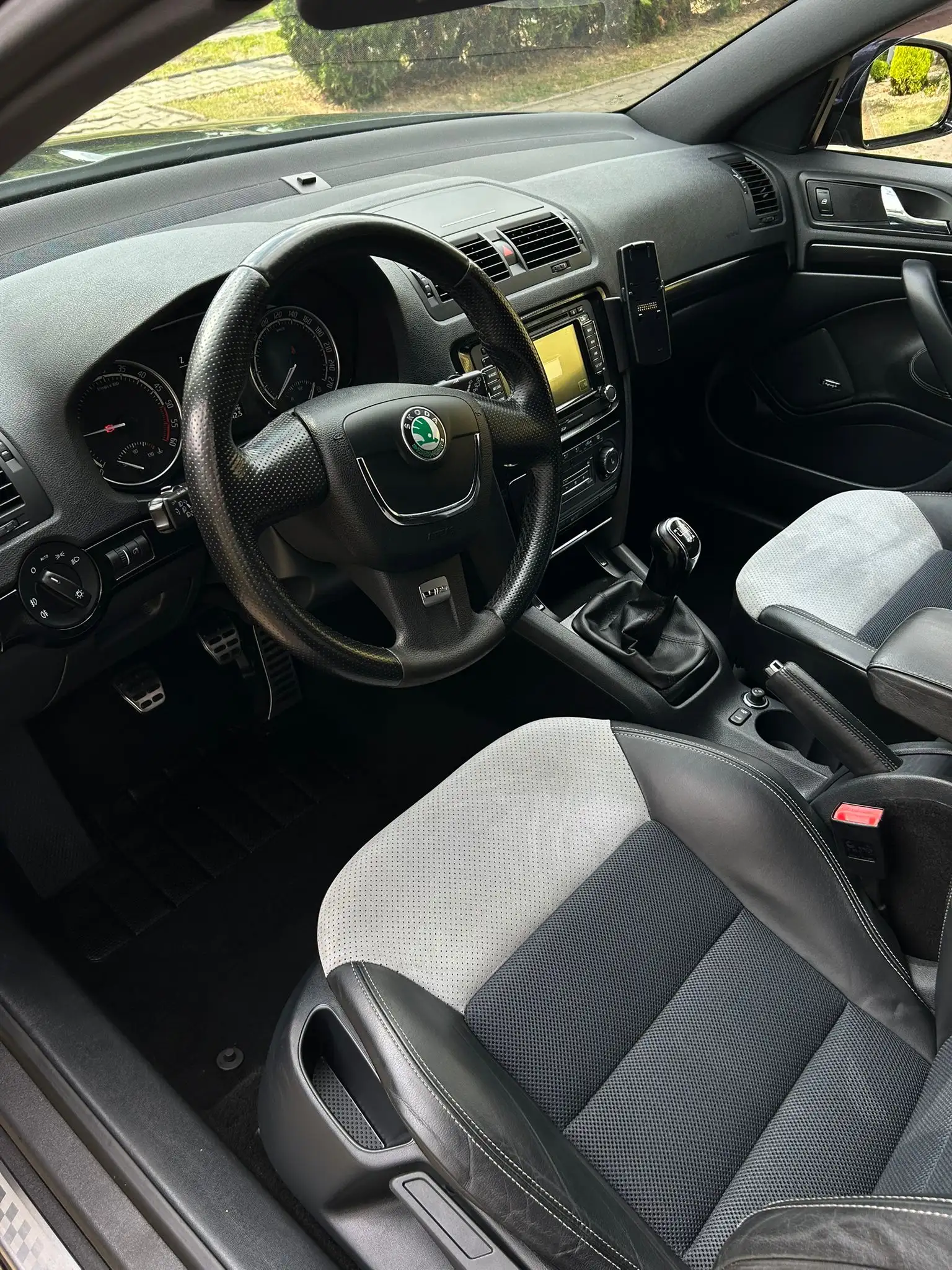Vehicle image, number 5