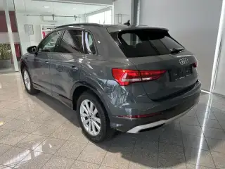 Vehicle image thumbnail, number 3