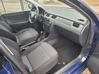 Vehicle image thumbnail, number 7