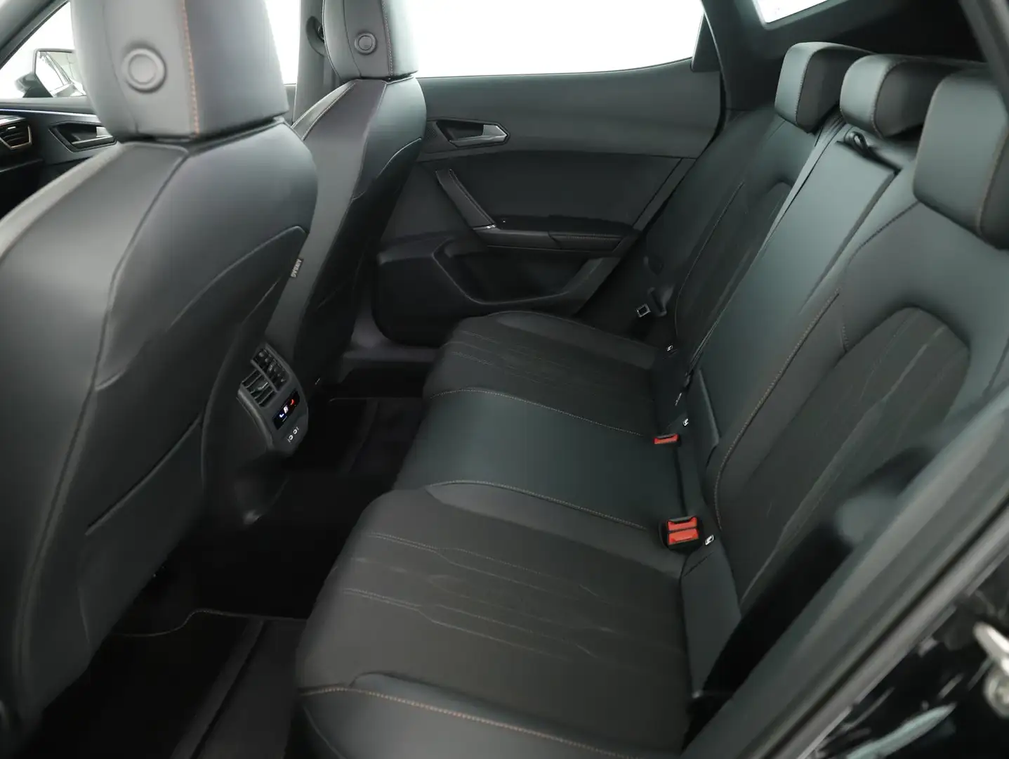 Vehicle image, number 9