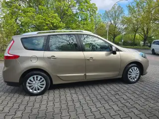 Vehicle image thumbnail, number 9