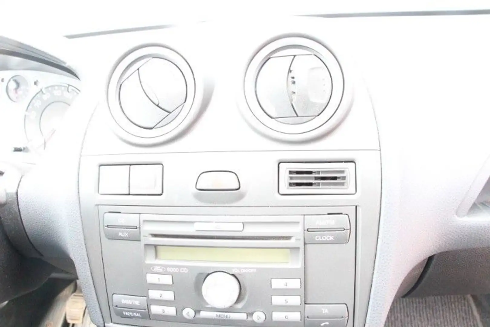 Vehicle image, number 16