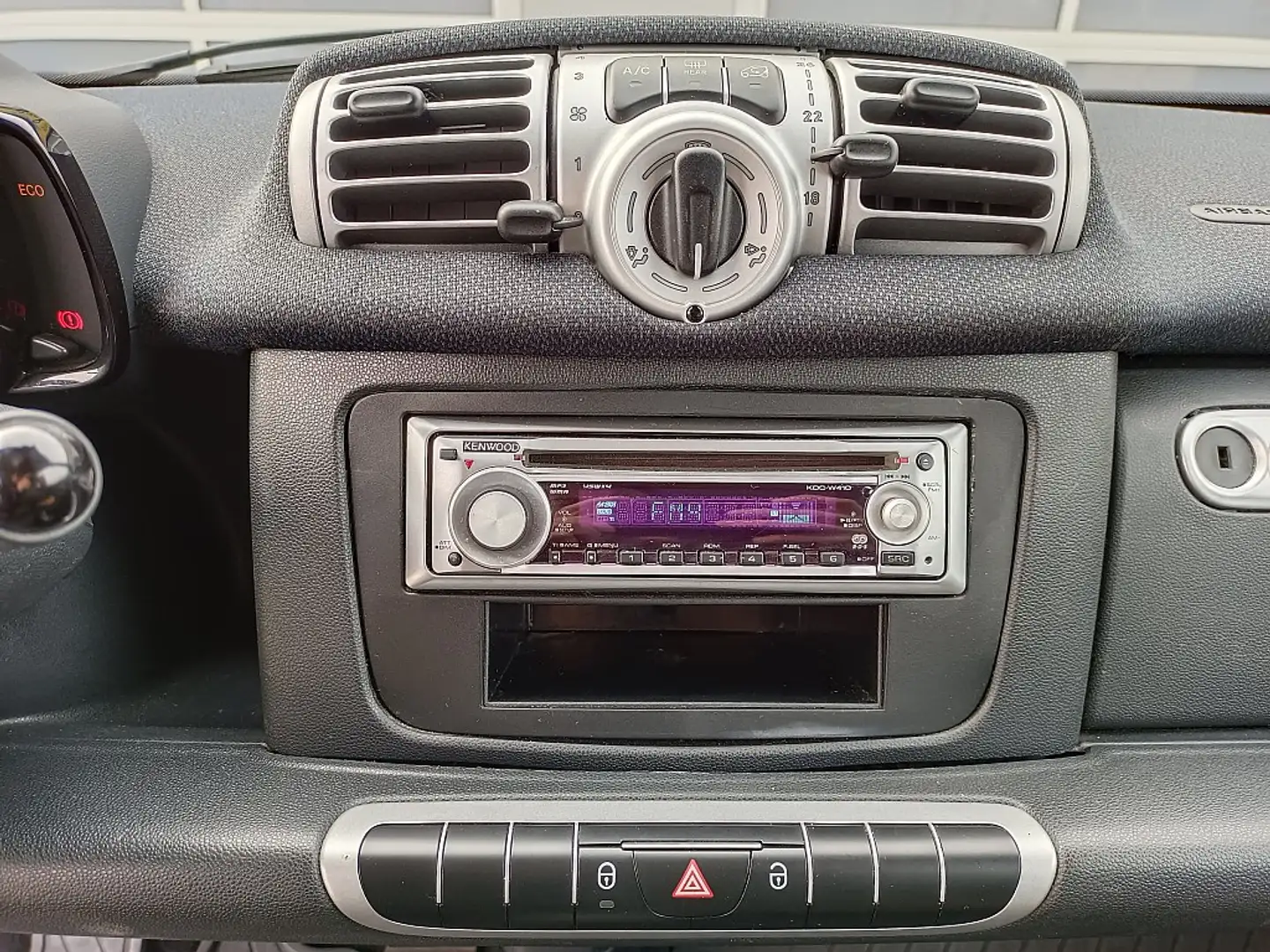 Vehicle image, number 14