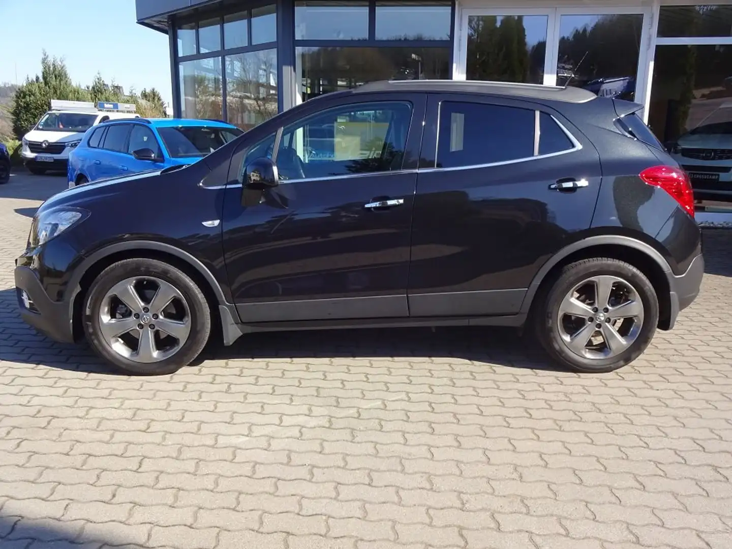Vehicle image, number 3