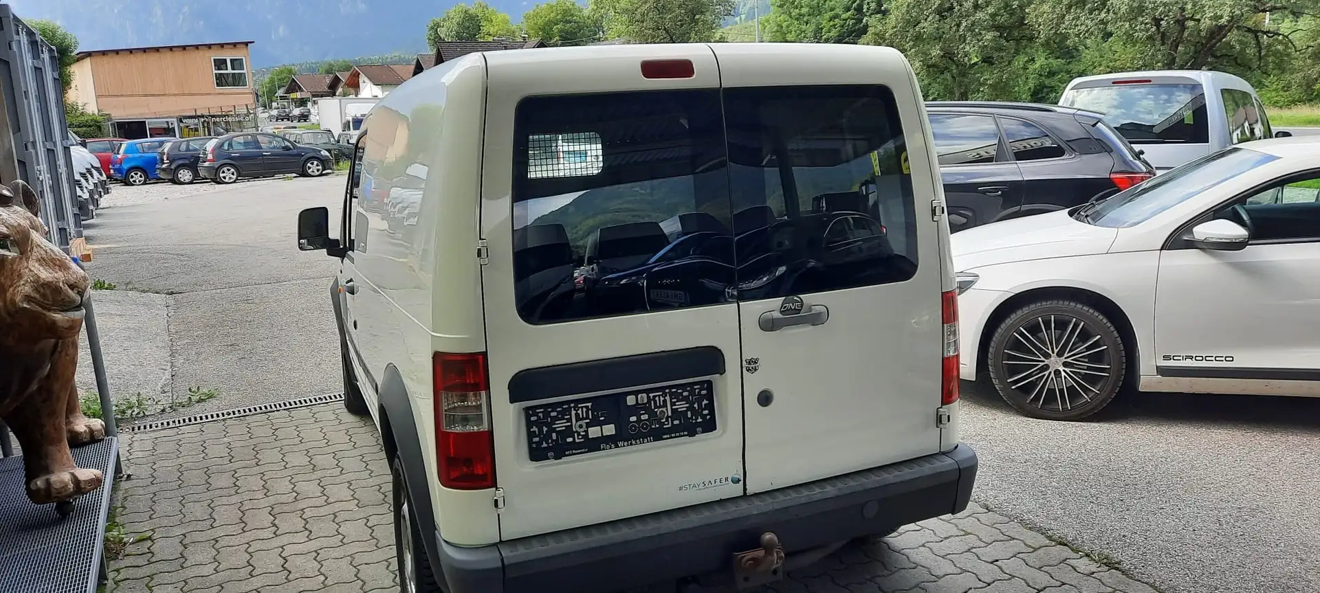 Vehicle image, number 4