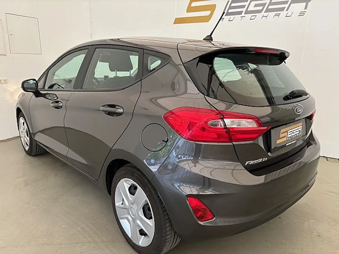 Vehicle image, number 15