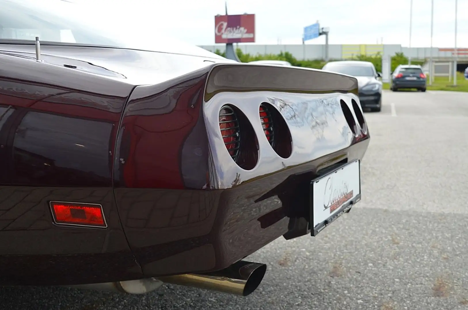 Vehicle image, number 9
