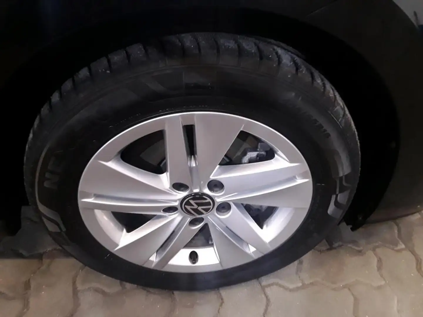 Vehicle image, number 10