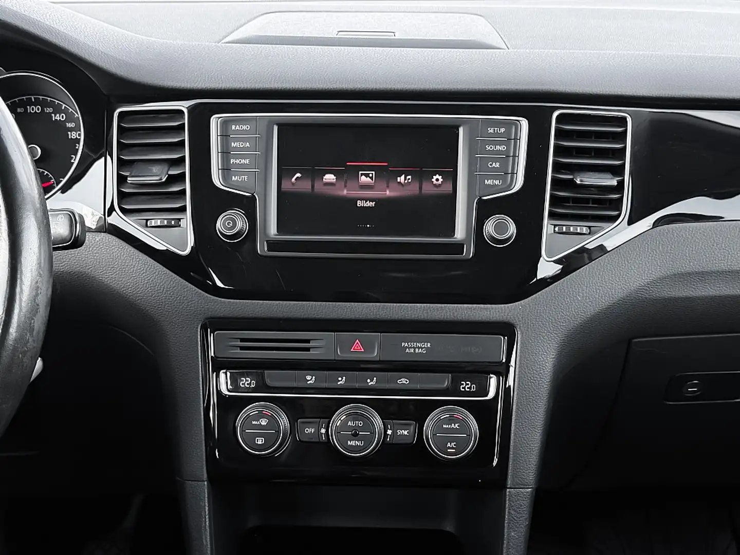 Vehicle image, number 12