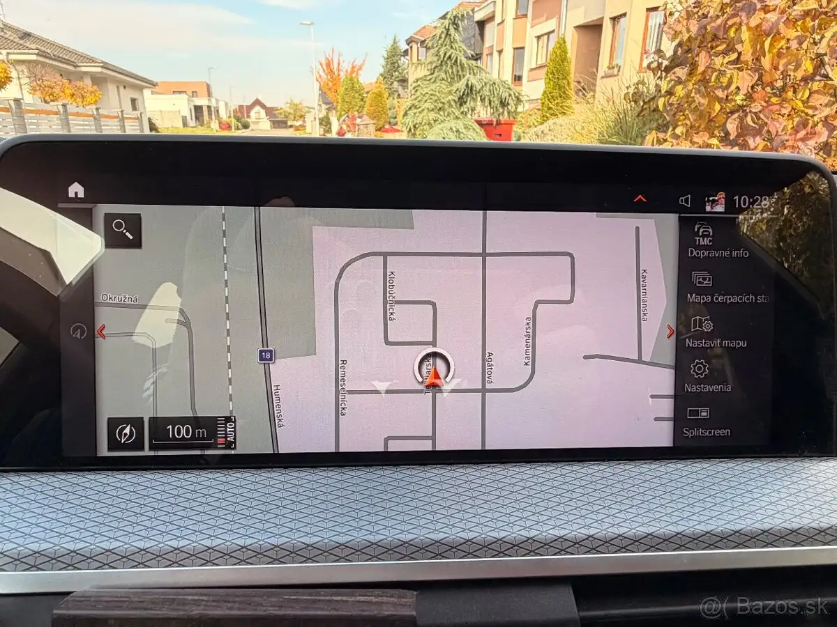 Vehicle image, number 12