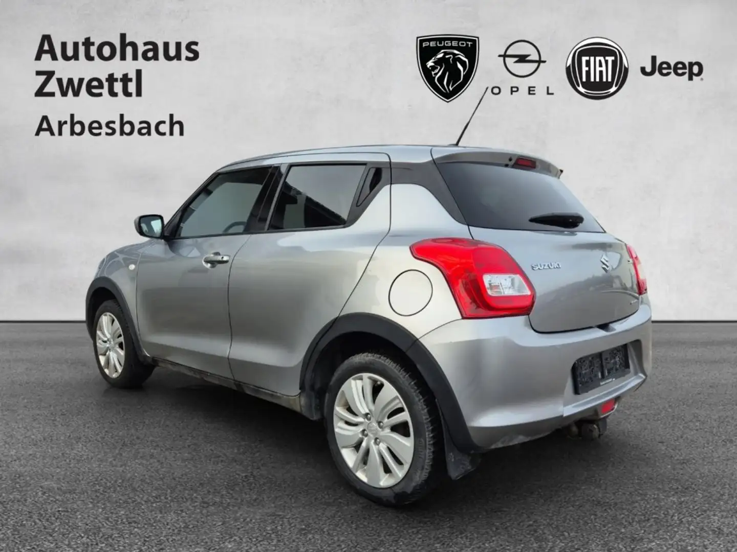 Vehicle image, number 4