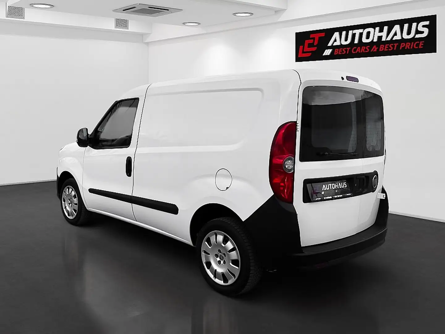 Vehicle image, number 3