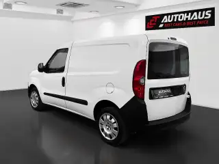 Vehicle image thumbnail, number 3