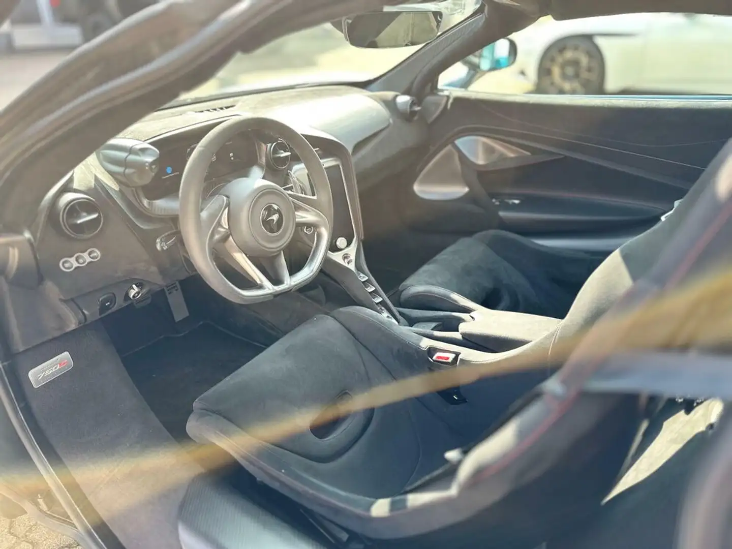 Vehicle image, number 7
