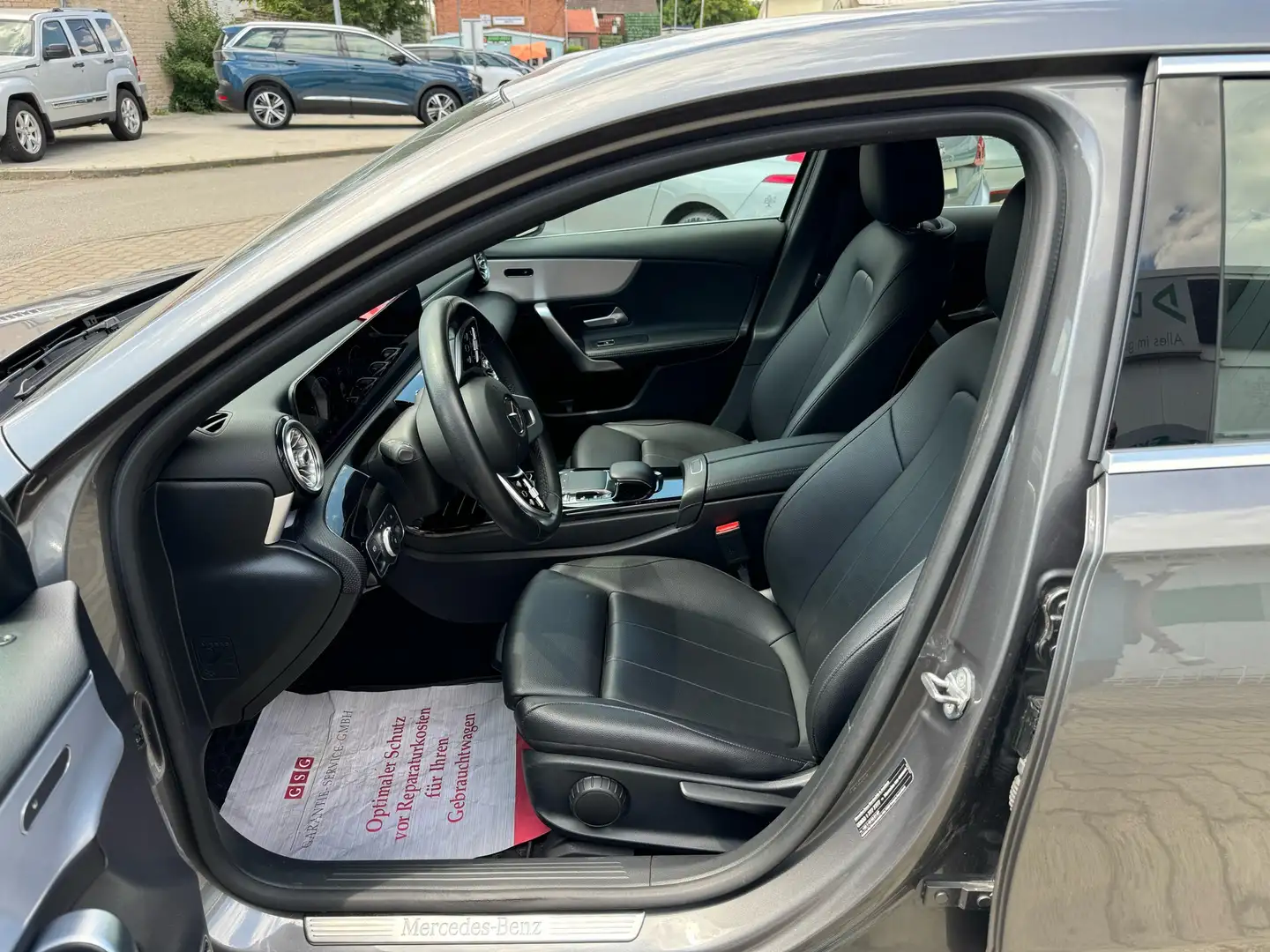 Vehicle image, number 9
