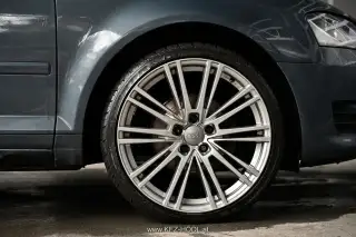 Vehicle image thumbnail, number 7