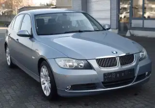 Vehicle image thumbnail, number 3