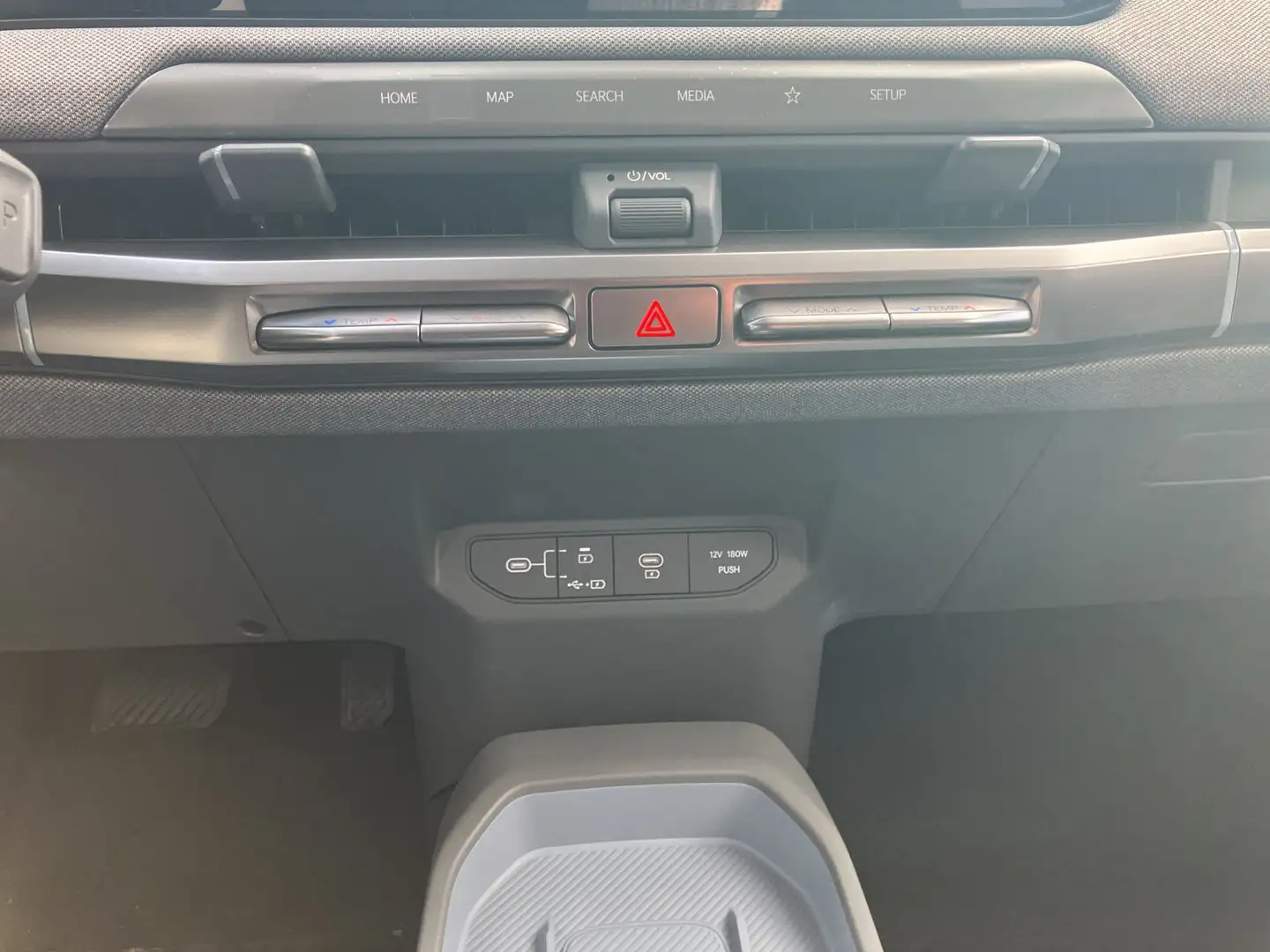 Vehicle image, number 9