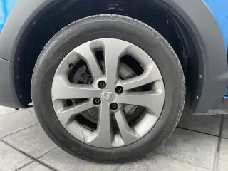 Vehicle image thumbnail, number 4