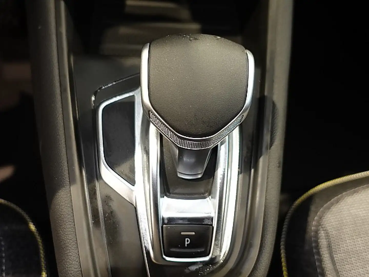 Vehicle image, number 12