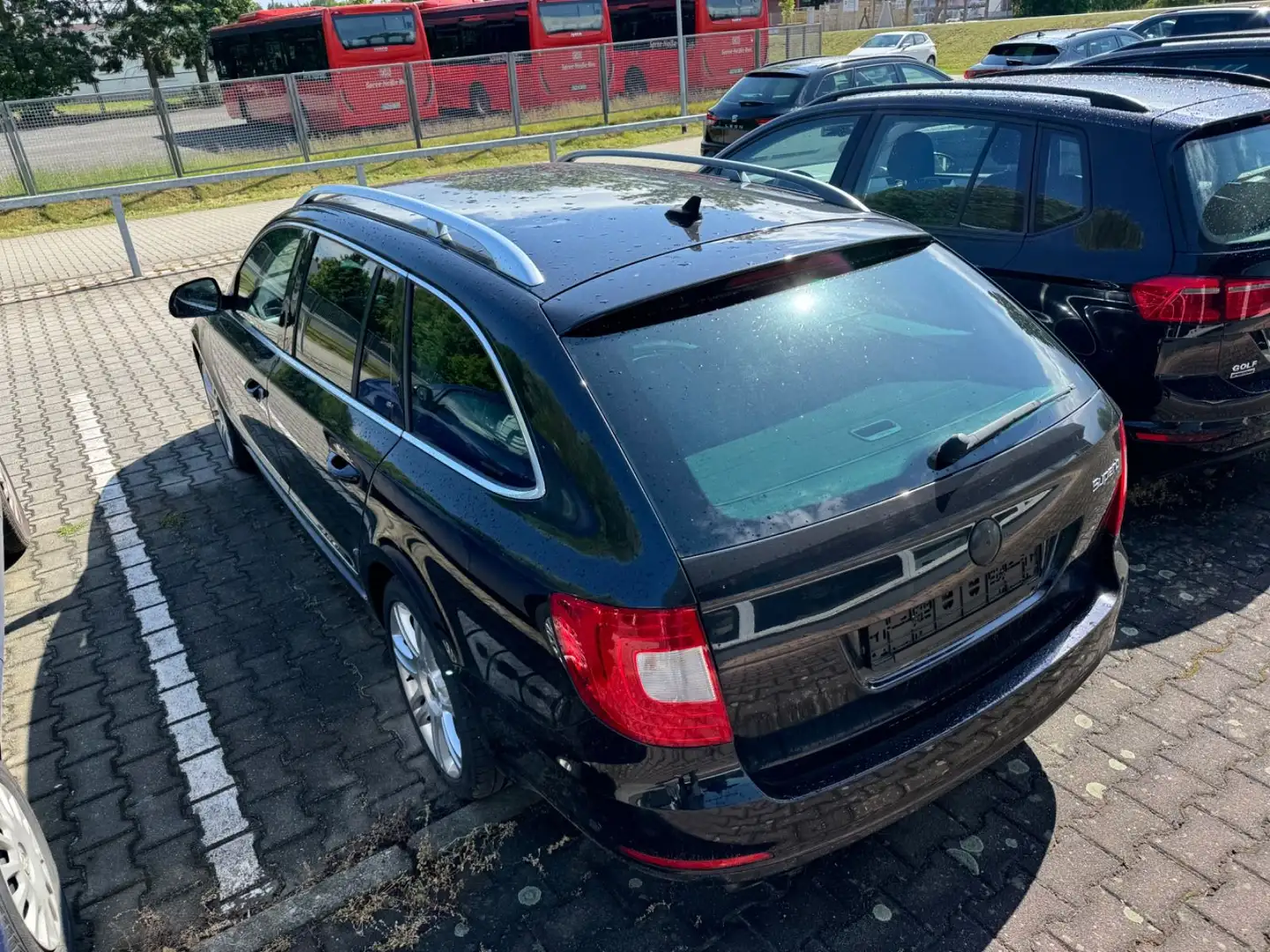 Vehicle image, number 8