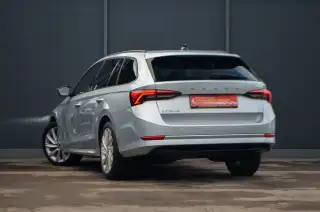 Vehicle image thumbnail, number 4