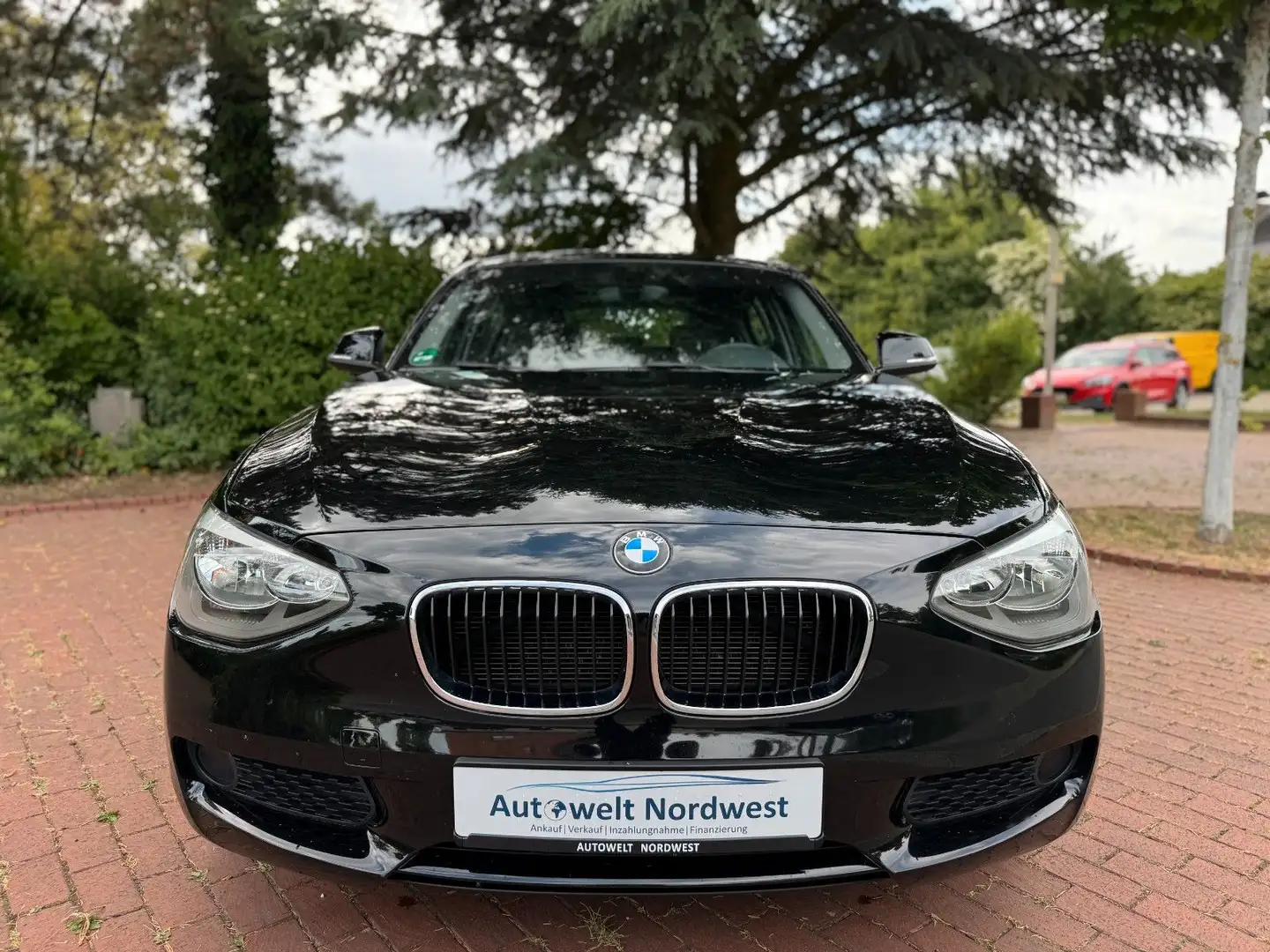 Vehicle image, number 9