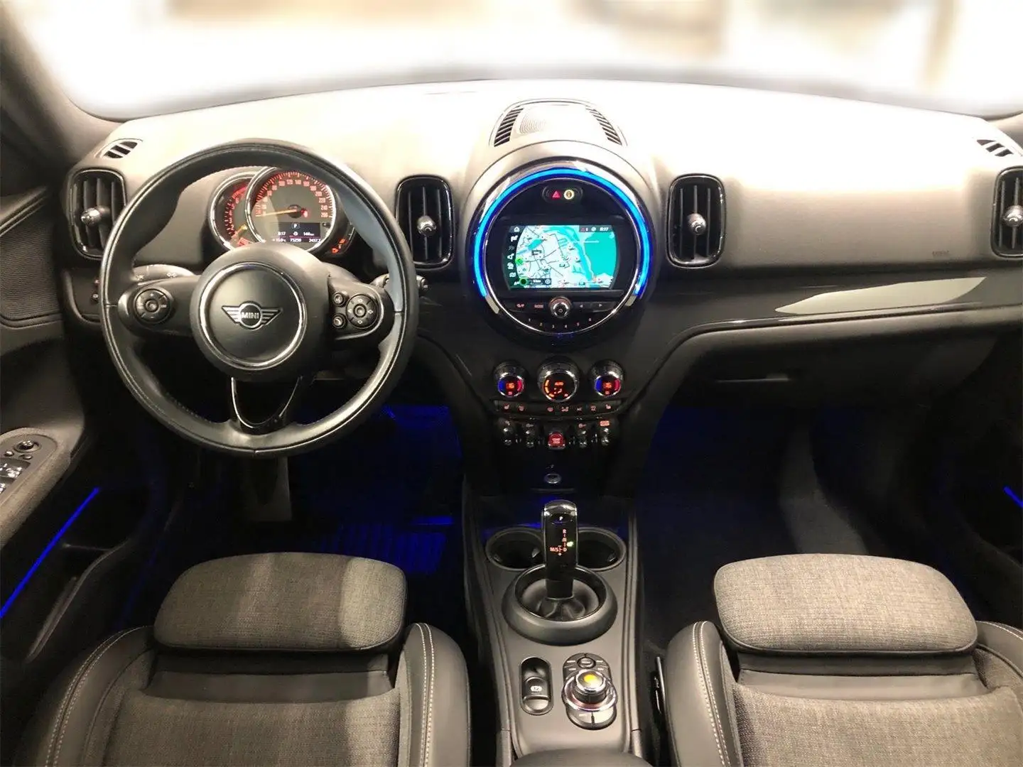Vehicle image, number 8