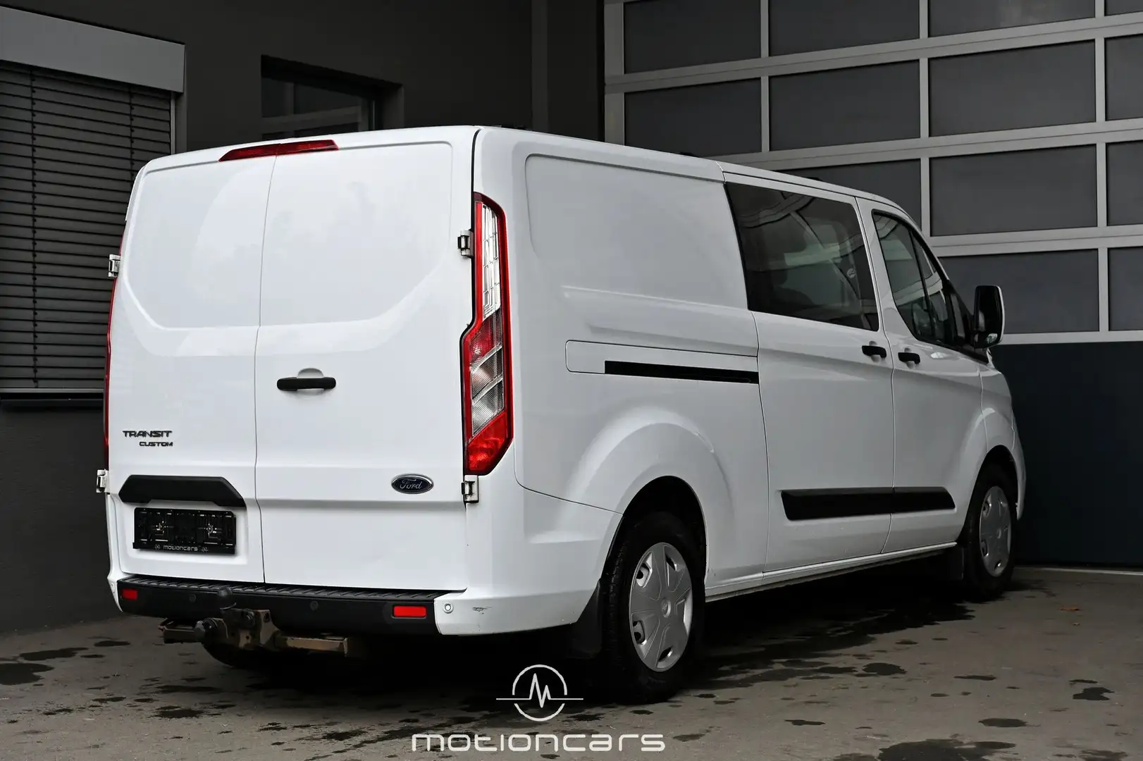 Vehicle image, number 2