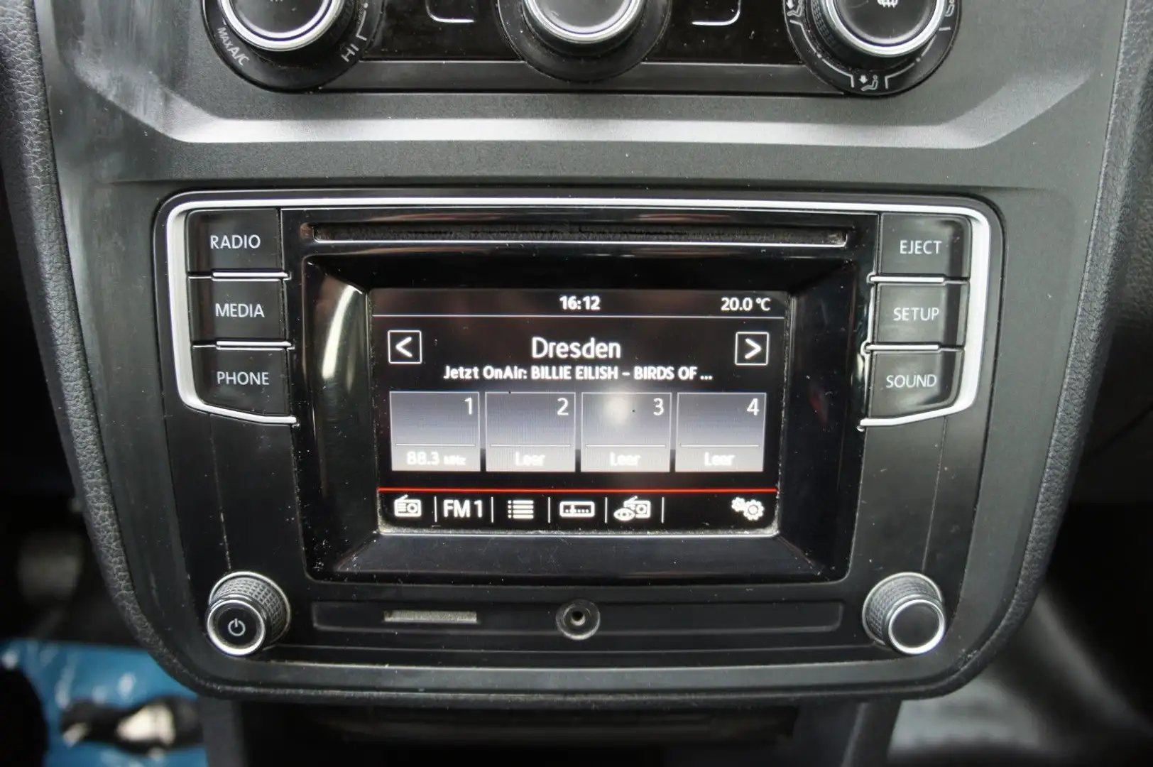 Vehicle image, number 16