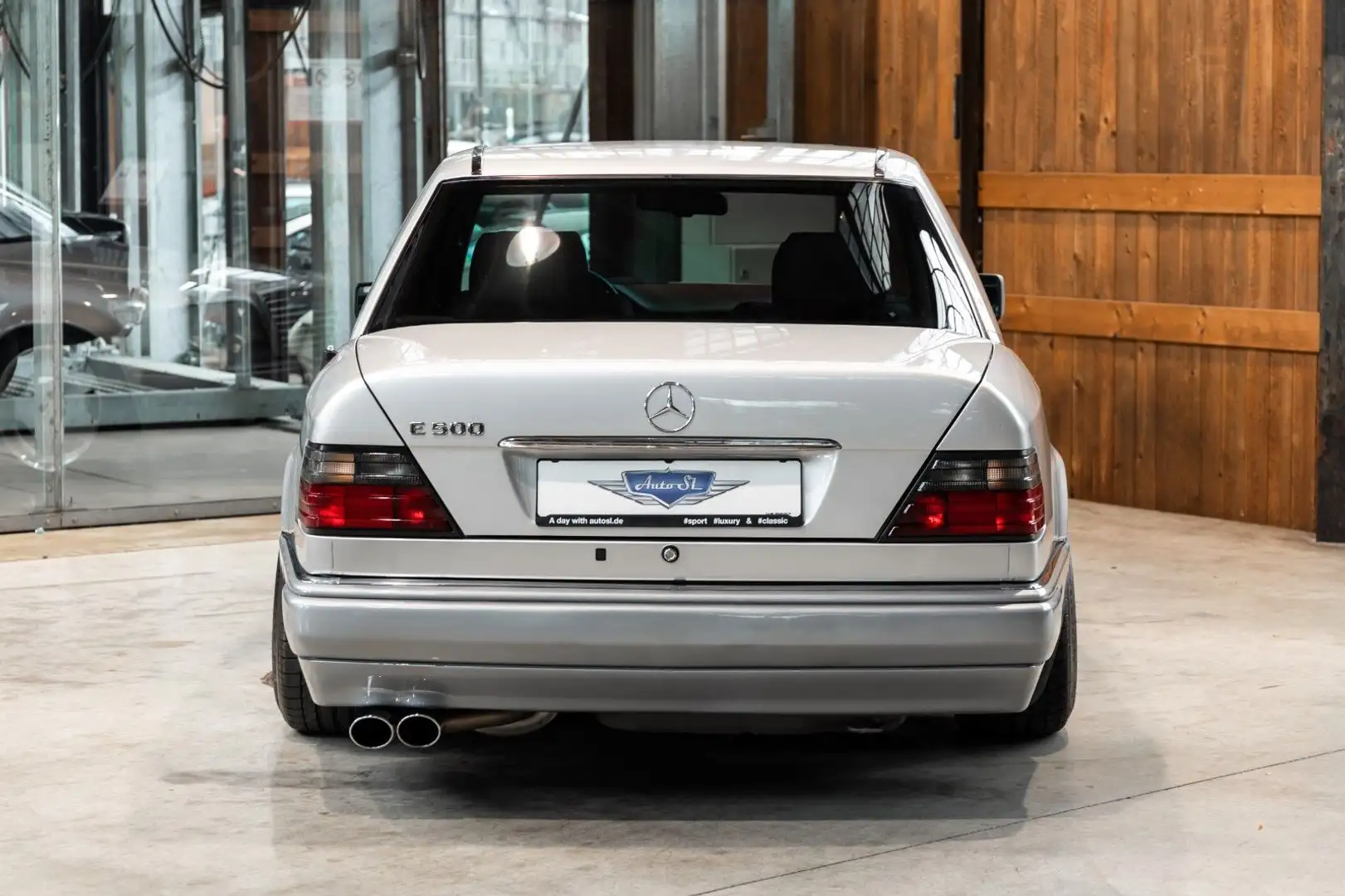 Vehicle image, number 4