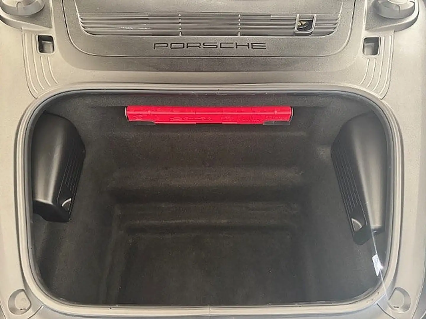 Vehicle image, number 8