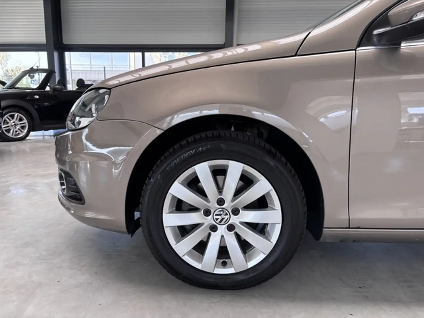 Vehicle image, number 17