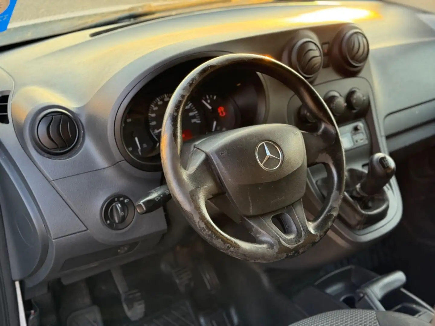 Vehicle image, number 8