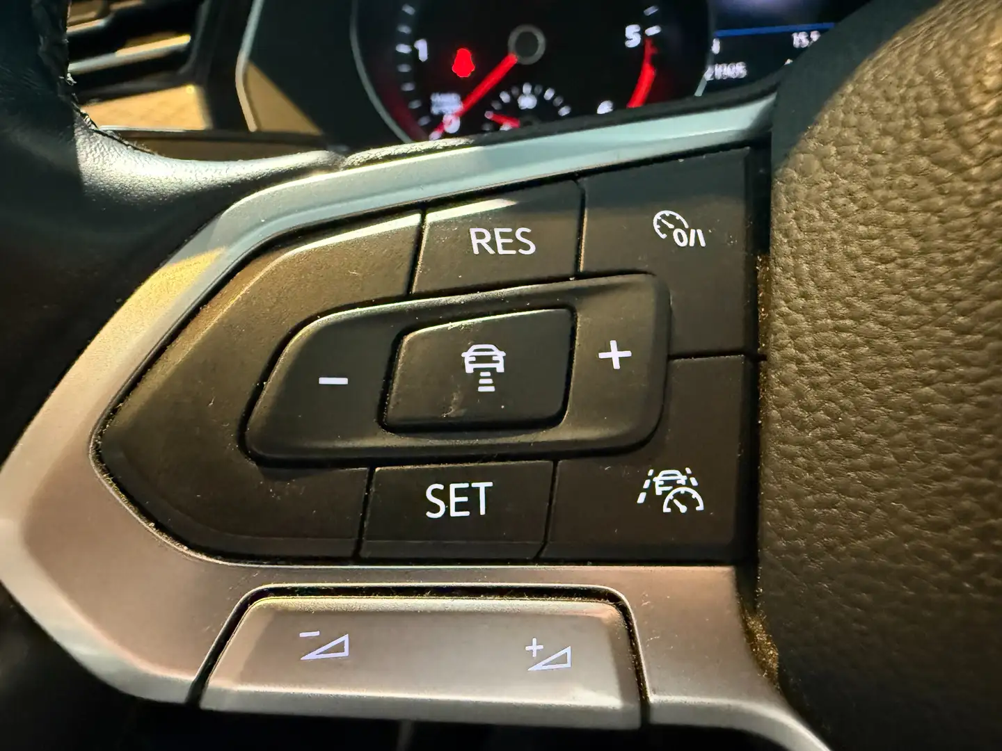 Vehicle image, number 9