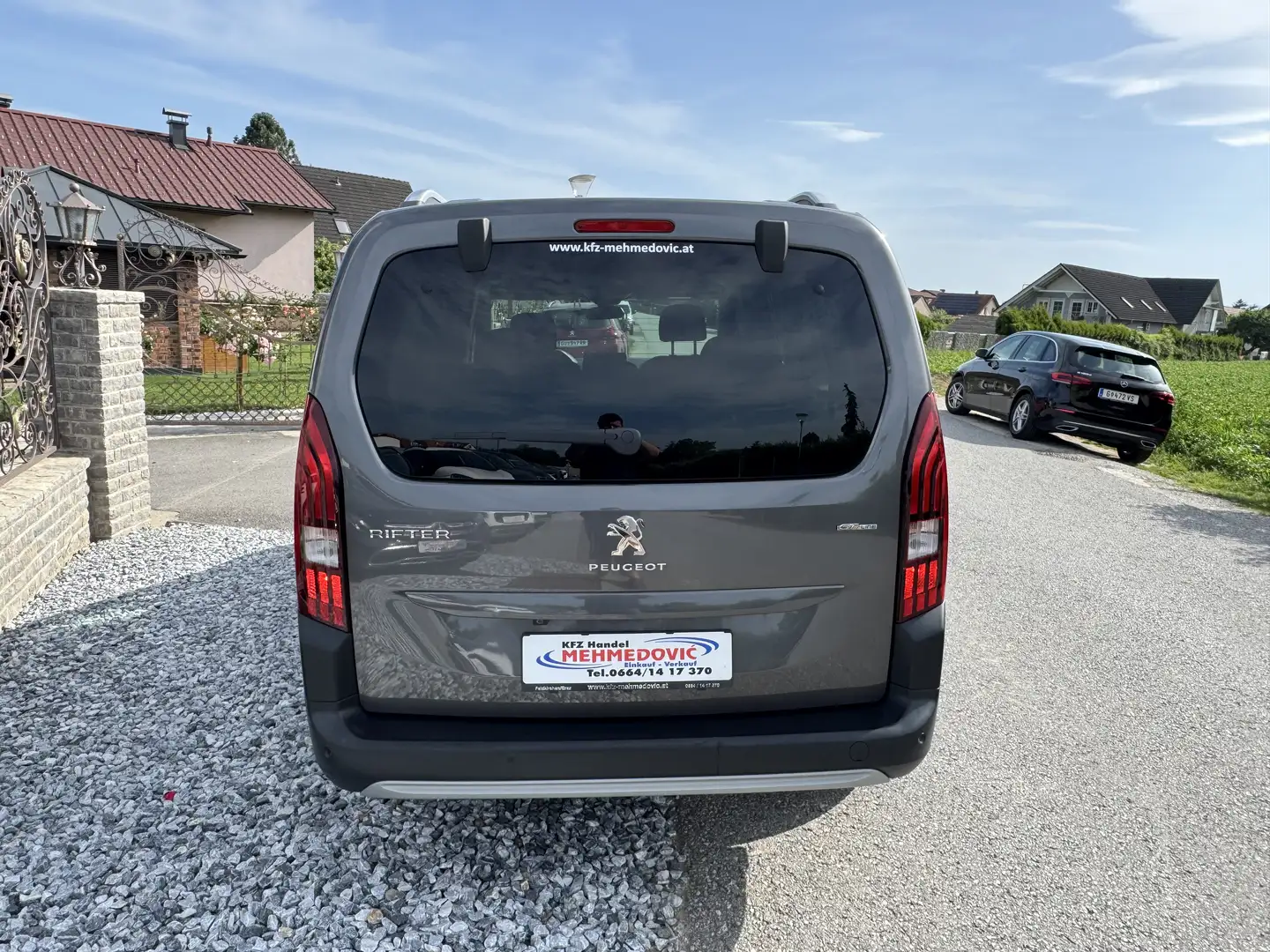 Vehicle image, number 7