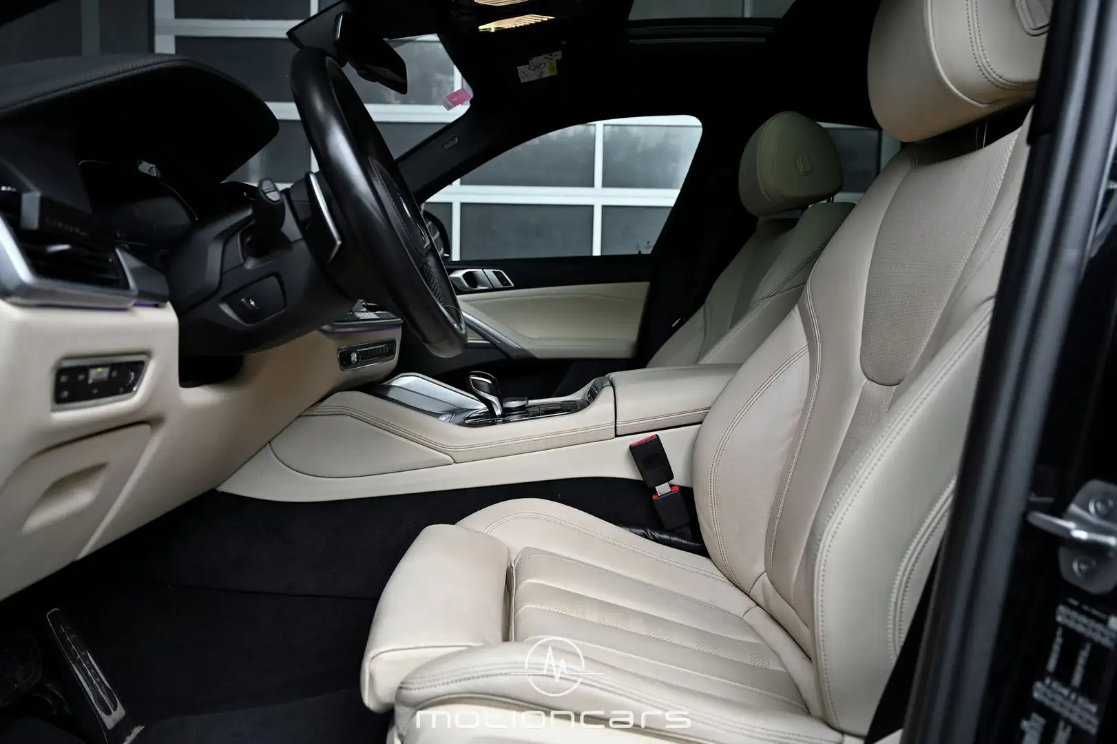 Vehicle image, number 10