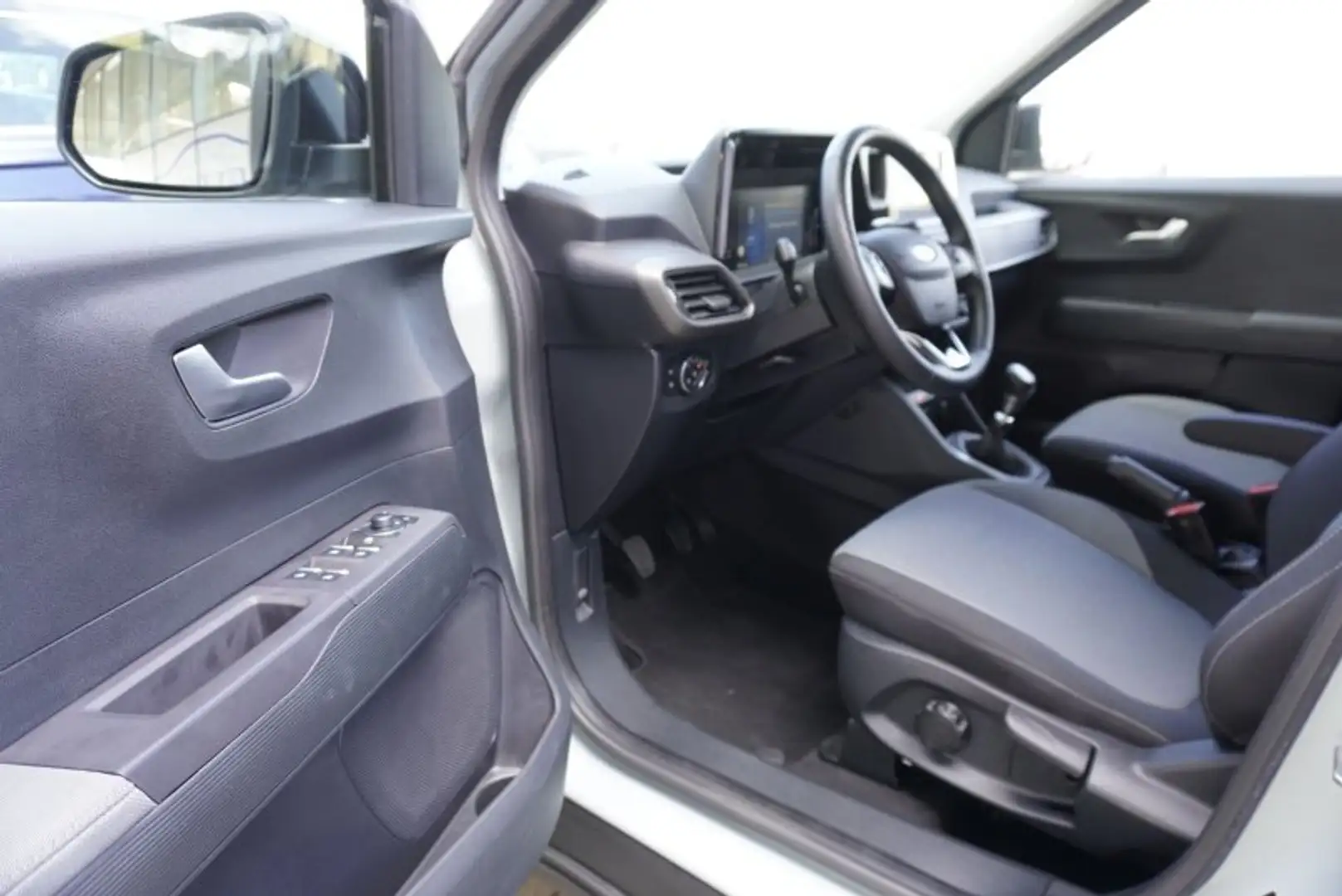 Vehicle image, number 8