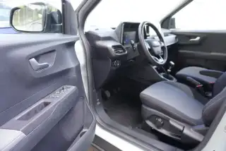 Vehicle image thumbnail, number 8