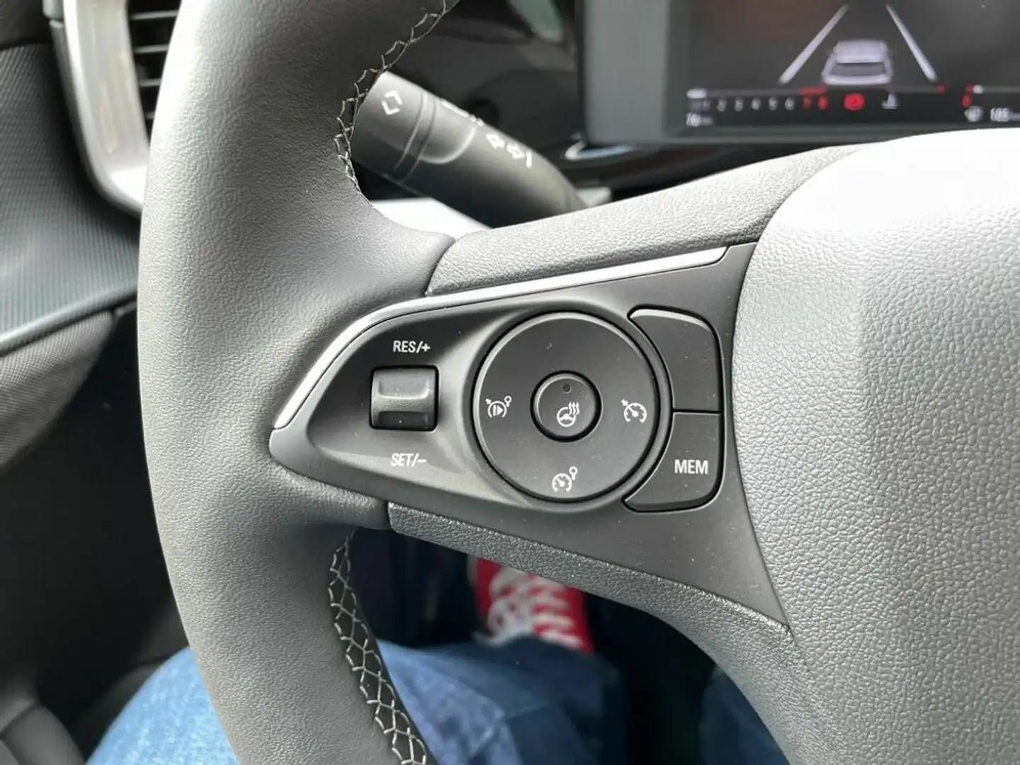 Vehicle image, number 12