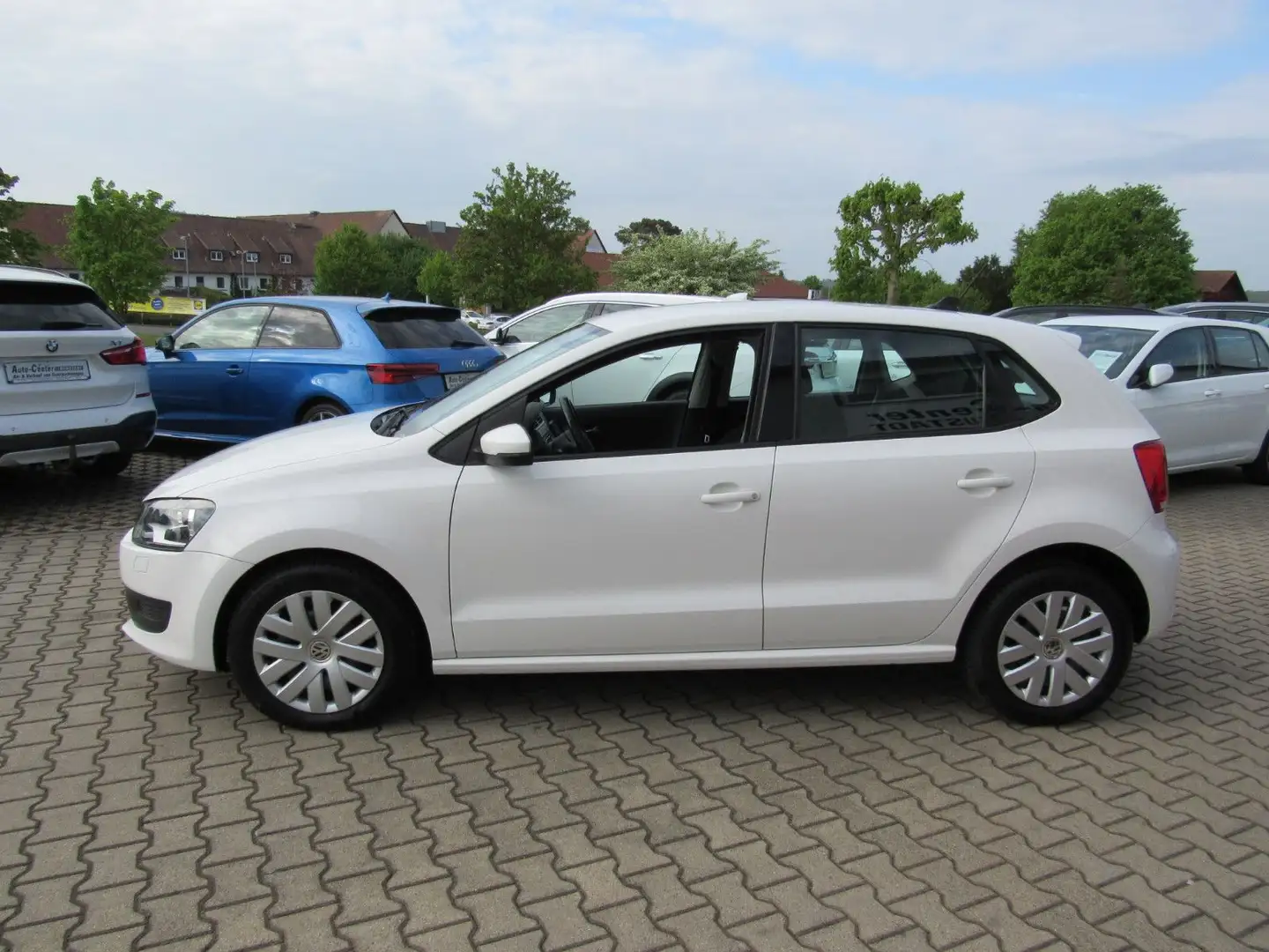 Vehicle image, number 9