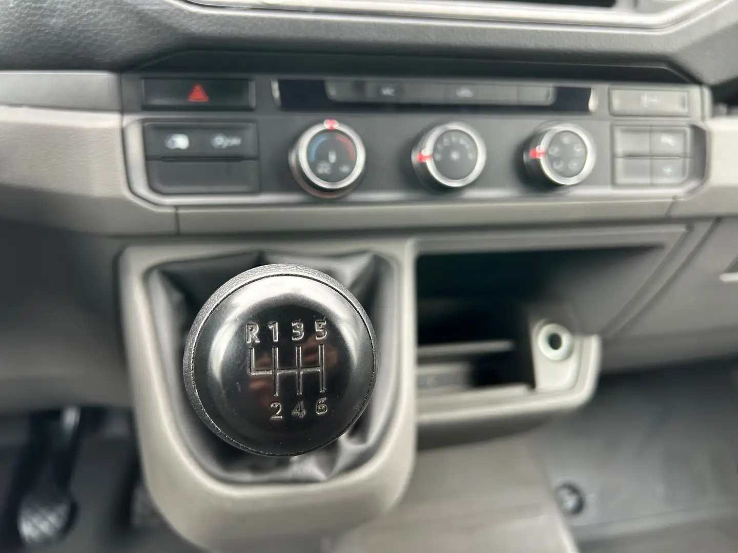 Vehicle image, number 12