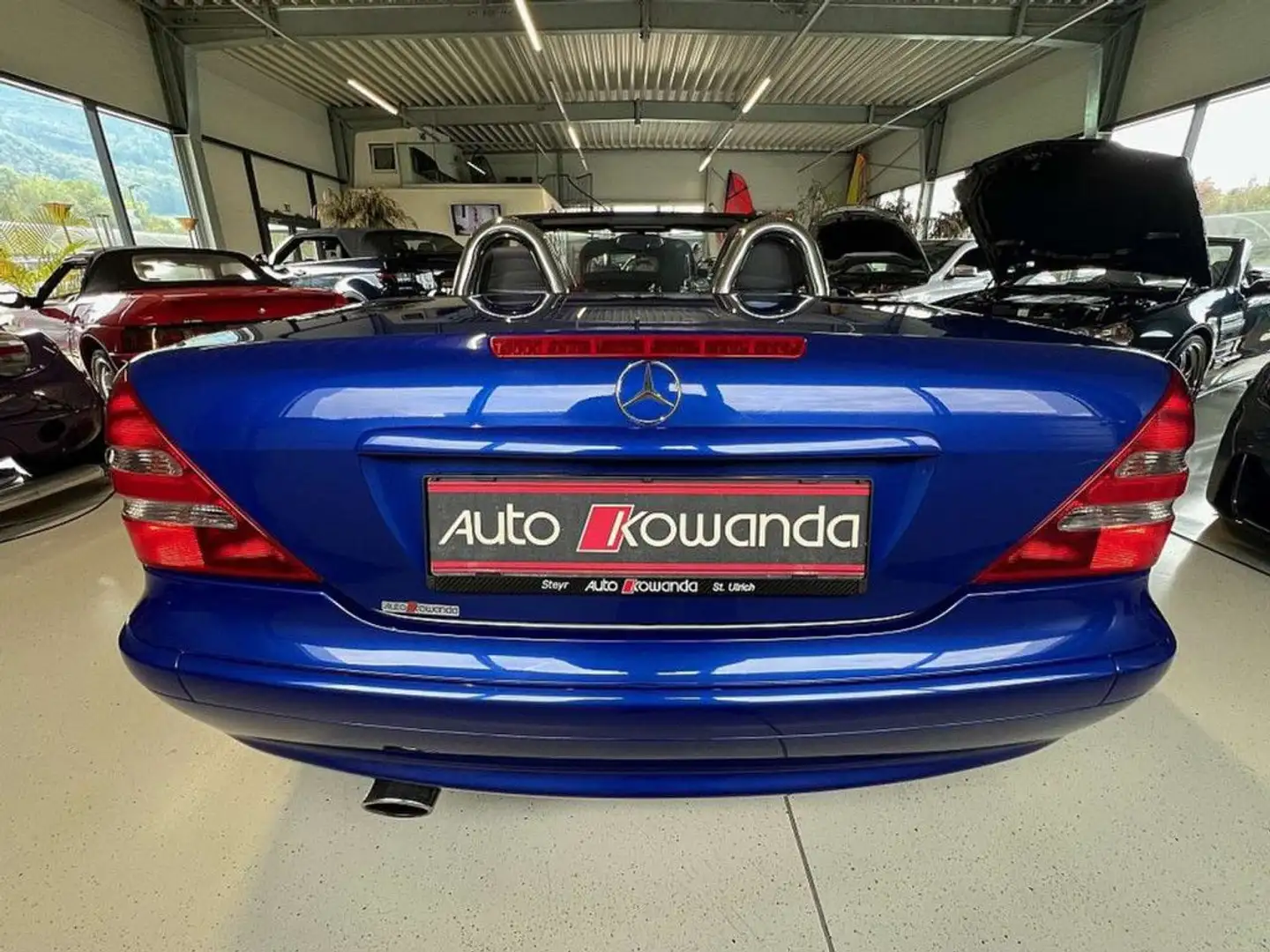 Vehicle image, number 8